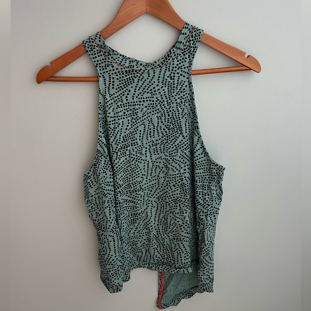 Janji asymmetrical tank top - dusty teal w/ polka dots